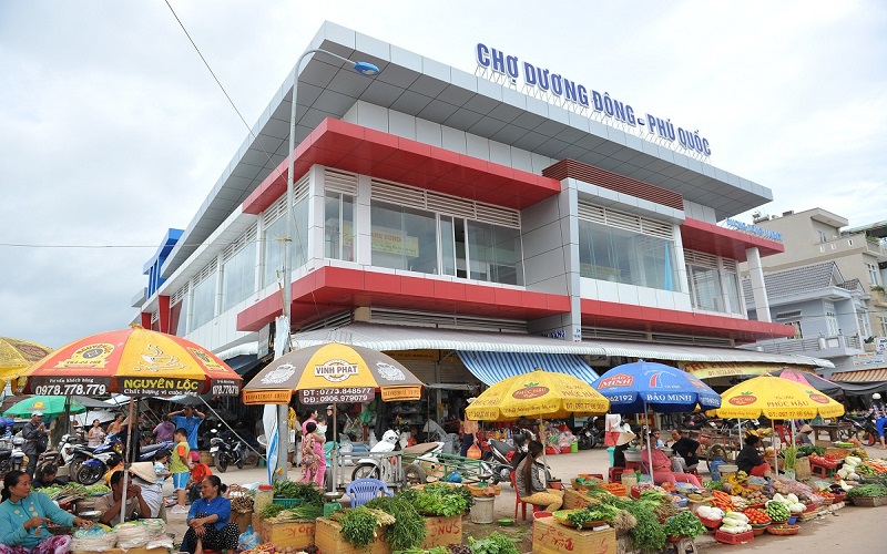 Chợ Dương Đông là thiên đường mua sắm ở Phú Quốc