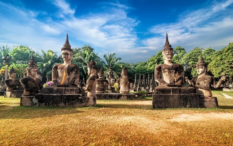 Công viên Tượng Phật yên tĩnh và thanh bình nằm ở Nongkhai