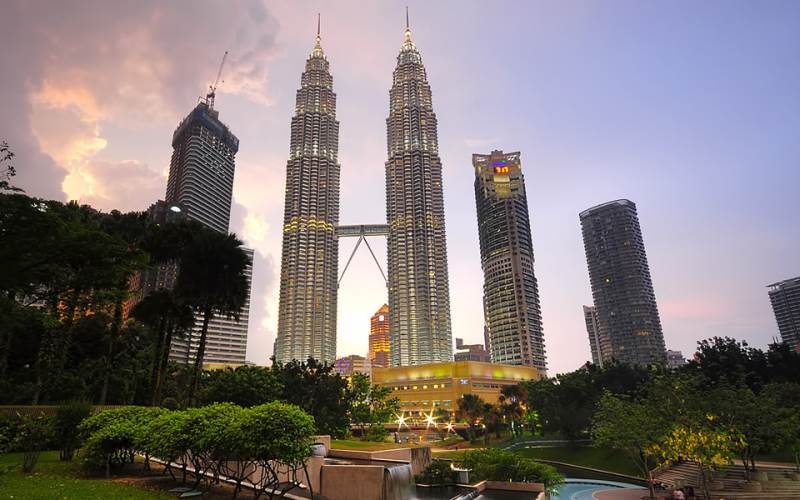 Tháp đôi Twin Towers - biểu tượng của Malaysia